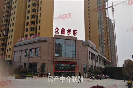 信高门口，书香门第小区步梯中层精装三房仅售67万证齐可按揭